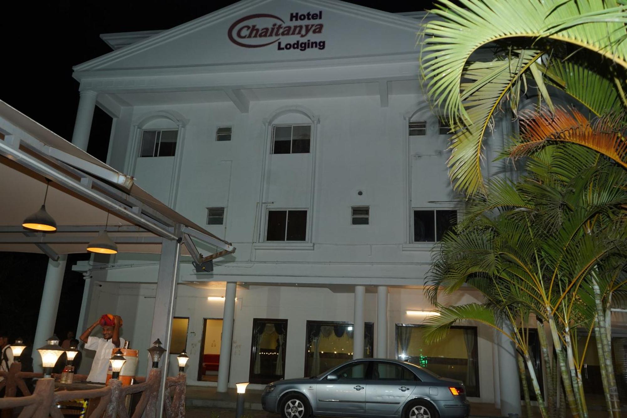 Hotel Chaitanya Lodging Supe Exterior foto